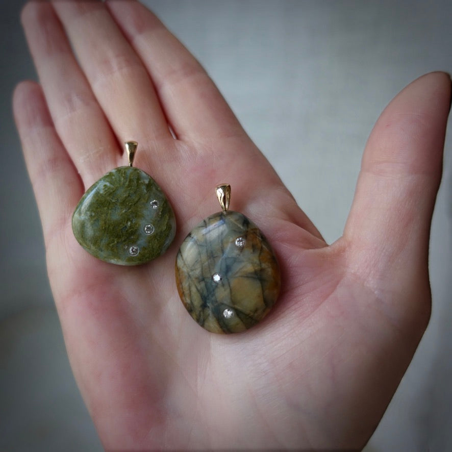 Ancient Sands Pebble & Diamond Pendant